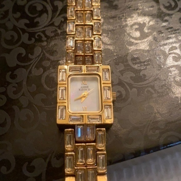 ANNE KLEIN II box Gold Tone CZ Crystal Pave Stainless Wrist Watch needs Battery - Picture 6 of 8